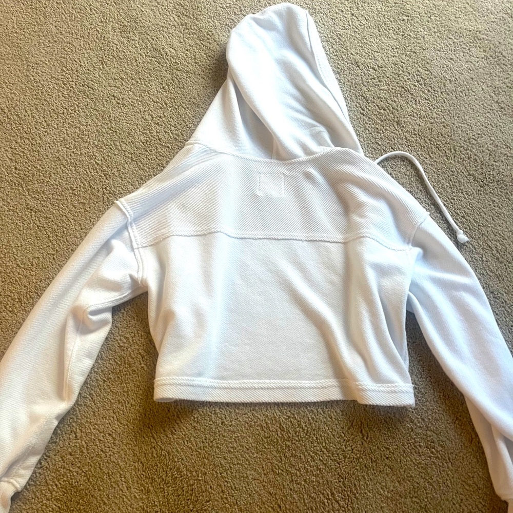 white aerie cropped zip up size small $20